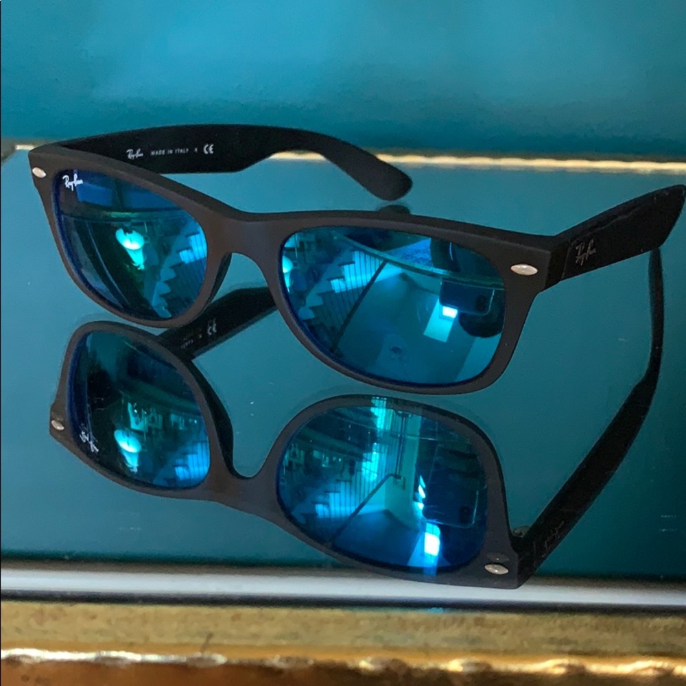 SOLD! 💯 % Authentic RAY BAN 🕶